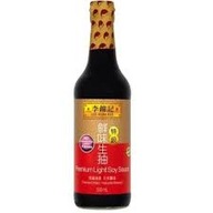 Prémiová ľahká sójová omáčka prirodzene varená Lee Kum Kee 500 ml Prémiová ľahká sójová omáčka prirodzene varená Lee Kum Kee 500 ml