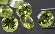 Okrúhly fazetový peridot, priemer 6 mm