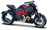 Kovový model Ducati Diavel Carbon so základňou 1/18 Kovový model Ducati Diavel Carbon so základňou 1/18