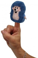 Plyšový maskot KRTEKA na prstoch ježka