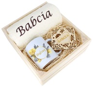 SKVELÝ DARČEK PRE BABIČKU UTERÁK + KRABIČKA NA HRNKY SKVELÝ DARČEK PRE BABIČKU UTERÁK + KRABIČKA NA HRNKY