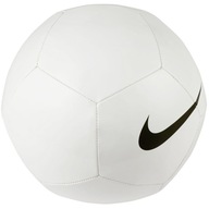 Nike Pitch Team Ball DH9796-100 biela veľkosť .5 Nike Pitch Team Ball DH9796-100 biela veľkosť .5
