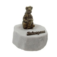 Figúrka Zakopanského medveďa sediaceho na kameni