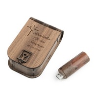 Drevený konárový prívesok 16 GB 2.0 + orechová krabička + gravírovanie na svätý krst Drevený konárový prívesok 16 GB 2.0 + orechová krabička + gravírovanie na svätý krst