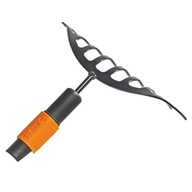 FISKARS RABBERS malé oceľové záhradné hrable na RUŽE FISKARS RABBERS malé oceľové záhradné hrable na RUŽE