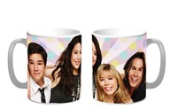 ICARLY HRNÍČEK PRE FANÚŠIKA MIX DIZAJNOV NÁZOV ZDARMA KARTÓN SANTA'S DARČEK AKO DARČEK ICARLY HRNÍČEK PRE FANÚŠIKA MIX DIZAJNOV NÁZOV ZDARMA KARTÓN SANTA'S DARČEK AKO DARČEK
