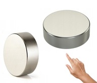 VALEC NEODYMOVÝ MAGNET 45x15 mm N38 Povlak: Ni+Cu+Ni VALEC NEODYMOVÝ MAGNET 45x15 mm N38 Povlak: Ni+Cu+Ni