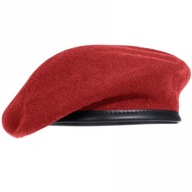 Červený 57 baret vo francúzskom štýle Pentagon