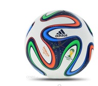 Zberateľský futbal Adidas Brazuca. 1