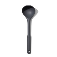 Šedá silikónová naberačka OXO Good Grips Šedá silikónová naberačka OXO Good Grips