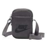 BA5871-254 TAŠKA NIKE HERITAGE MESSAGE MESSAGE BA5871-254 TAŠKA NIKE HERITAGE MESSAGE MESSAGE