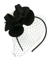 elegantná čierna čelenka, fascinátor, veľký závoj elegantná čierna čelenka, fascinátor, veľký závoj