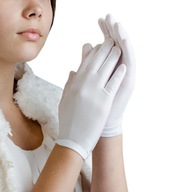 Hladké biele rukavice na prijímanie