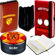 Harry Potter DARČEKOVÝ SET PEŇAŽENKOVÝ REPRODUKTOR 3v1 NOTEBOOK PRE FANÚŠIKOV Harry Potter DARČEKOVÝ SET PEŇAŽENKOVÝ REPRODUKTOR 3v1 NOTEBOOK PRE FANÚŠIKOV