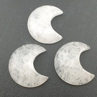Quartzový kabošon mesiac ~ 3,5x3,0 cm 1 ks. Quartzový kabošon mesiac ~ 3,5x3,0 cm 1 ks.