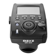 Blesk Meike MK-300 pre Nikon