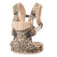 BABYBJORN ONE - nosítko, Béžová/Leopard BABYBJORN ONE - nosítko, Béžová/Leopard