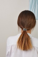 Gumička do vlasov s ozdobným krúžkom Gumička do vlasov s ozdobným krúžkom