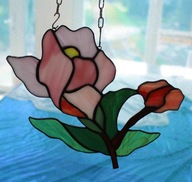 Vitrážový kvet s darčekom ku Dňu matiek, babička ružová