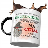 Čierny hrnček pre úradníka na zázraky S potlačou s fotkou si treba počkať Čierny hrnček pre úradníka na zázraky S potlačou s fotkou si treba počkať