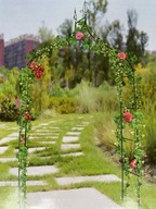 vysoká kovová oblúková pergola pre ruže a popínavé rastliny