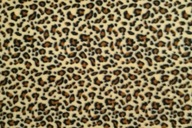 POTLAČENÉ FLEECE s leopardím vzorom na šály a rukavice POTLAČENÉ FLEECE s leopardím vzorom na šály a rukavice