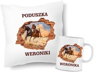 Súprava vankúš + hrnček KONE KONE V CVALU + VAŠE MENO Súprava vankúš + hrnček KONE KONE V CVALU + VAŠE MENO