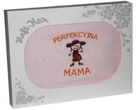 VYŠÍVANÝ UTERÁK PRE MAMIČKU 70x140 DARČEKOVÁ KRABIČKA VYŠÍVANÝ UTERÁK PRE MAMIČKU 70x140 DARČEKOVÁ KRABIČKA