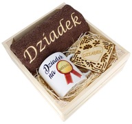 SKVELÝ DARČEK PRE DEDKA UTERÁK + KRABIČKA NA HRNKY SKVELÝ DARČEK PRE DEDKA UTERÁK + KRABIČKA NA HRNKY