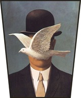 Obraz Muž v buřince od René Magritte Obraz Muž v buřince od René Magritte