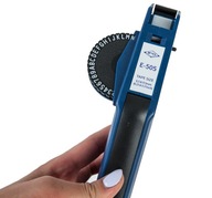 MOTEX E505 modrý emboser štítkov pre 3D pásky 6 a 9 mm
