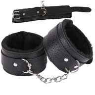 EROTICKÉ BDSM PUTÁ NA RUKY A NOHY PEVNÁ PEVNÁ KOŽA S KOŽUŠINOU EROTICKÉ BDSM PUTÁ NA RUKY A NOHY PEVNÁ PEVNÁ KOŽA S KOŽUŠINOU