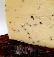 Zrejúci kravský syr s hľuzovkami 100% SICÍLIA