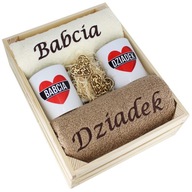 DARČEKOVÝ SADA VYŠÍVACÍCH UTERÁKOV + HRNČKY V KRABIČKE DARČEKOVÝ SADA VYŠÍVACÍCH UTERÁKOV + HRNČKY V KRABIČKE