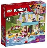 LEGO 10763 Juniors Dom pri jazere Stephanie