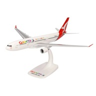 MODEL AIRBUS A330-200 QANTAS „PÝCHA JE VO VZDUCHU“ VH-EBL MODEL AIRBUS A330-200 QANTAS „PÝCHA JE VO VZDUCHU“ VH-EBL