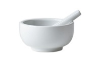 KUCHYŇSKÁ MALIČKA NA KORENIE, BIELÝ PORCELÁN S PIRÁDKOM