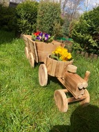 Traktor s dreveným vozíkom