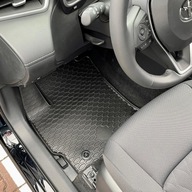 Toyota Corolla Cross z roku 2022 NÁRAZNÍKOVÉ GUMOVÉ ROHOŽE Toyota Corolla Cross z roku 2022 NÁRAZNÍKOVÉ GUMOVÉ ROHOŽE