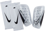 NIKE FUTBALOVÉ HOLENEČNÉ CHRÁNIČE S KOMPRESNÝMI PONOŽKAMI NIKE FUTBALOVÉ HOLENEČNÉ CHRÁNIČE S KOMPRESNÝMI PONOŽKAMI