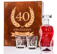 KARAFA KRABIČKA 2 POHÁROV S GRAVÍNOM NA WHISKY KARAFA KRABIČKA 2 POHÁROV S GRAVÍNOM NA WHISKY